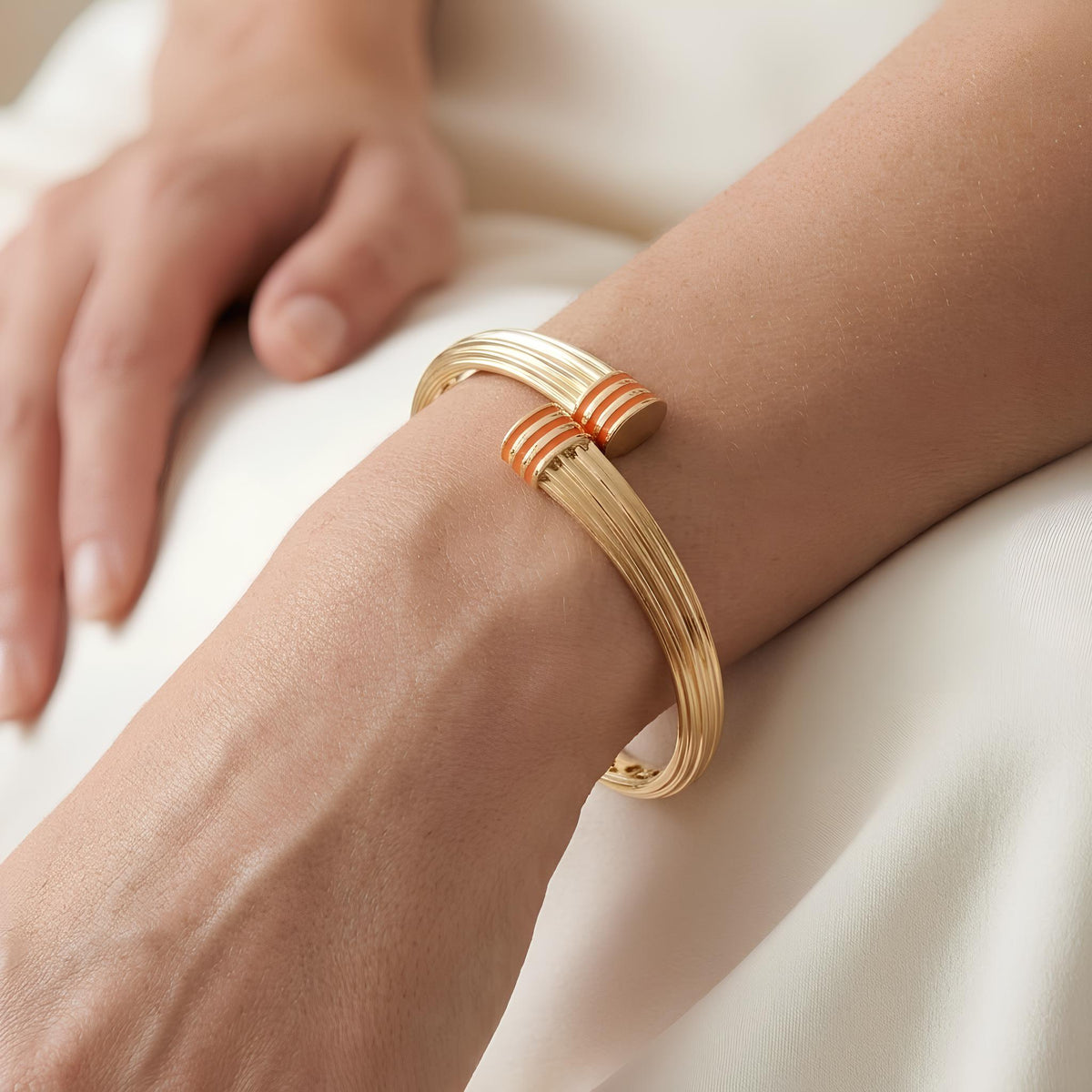 14K / 18K Solid Gold Ottoman-Inspired Enamel Bangle