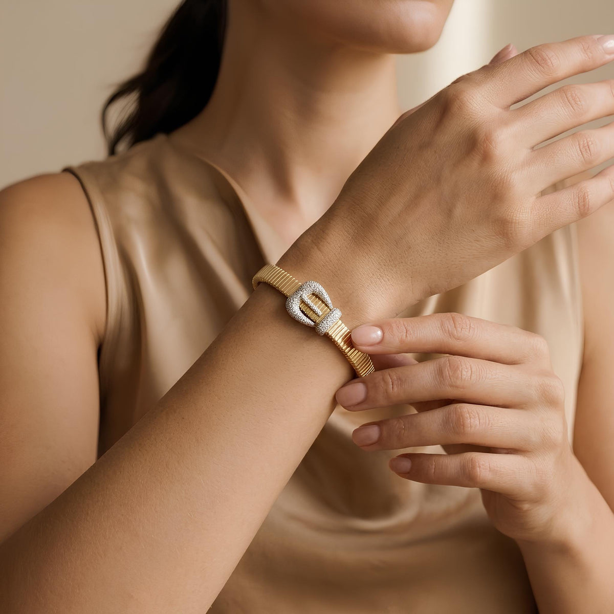14K / 18K Solid Gold Buckle Bangle