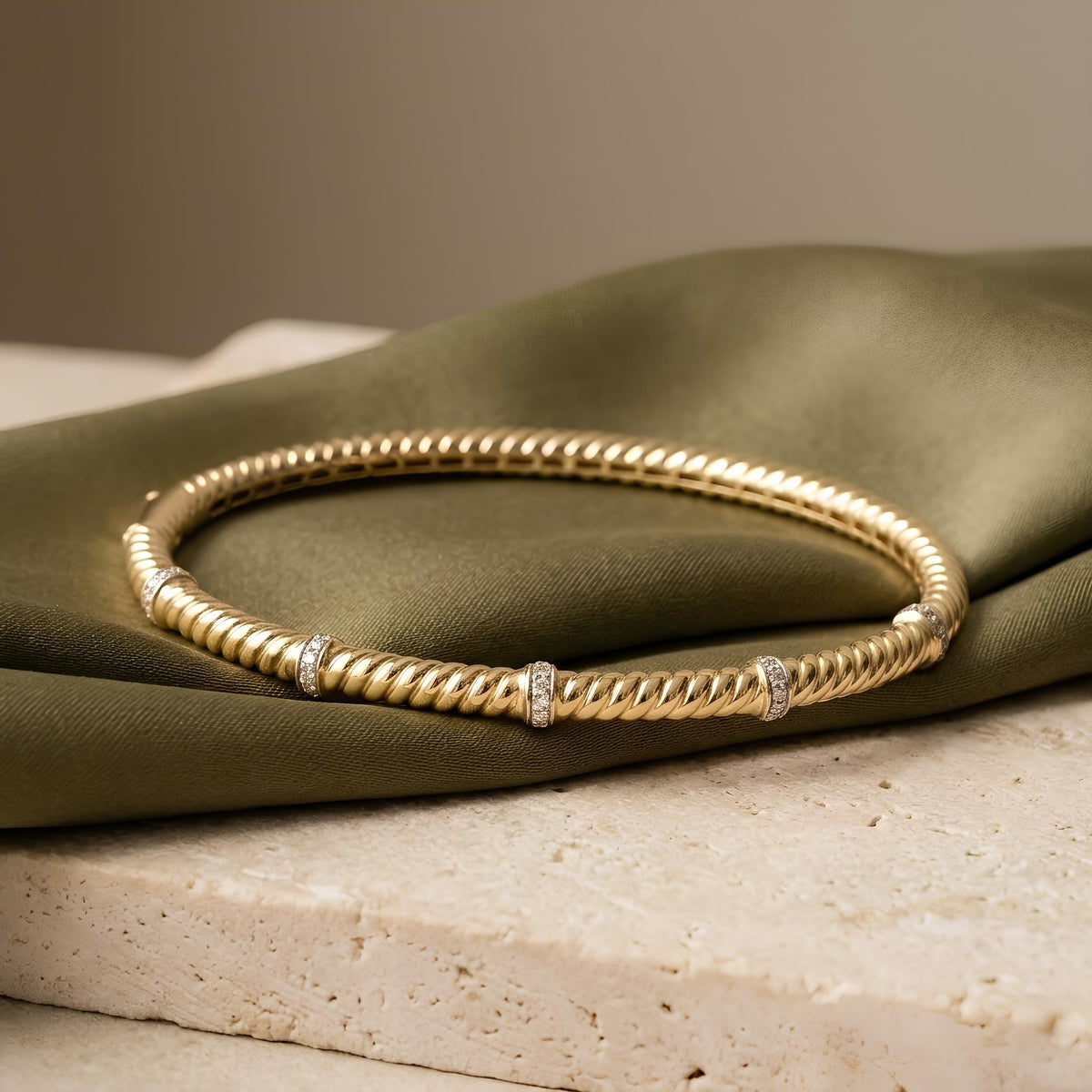 14K / 18K Solid Gold Twisted Rope Bangle