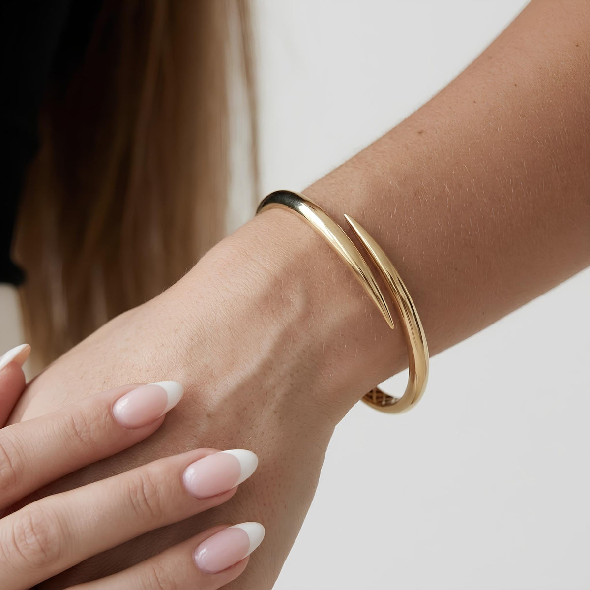 14K / 18K Solid Gold Overlap Bangle