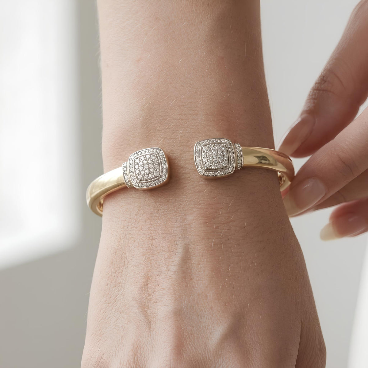 14K / 18K Solid Gold Cushion Halo Zircon Bangle