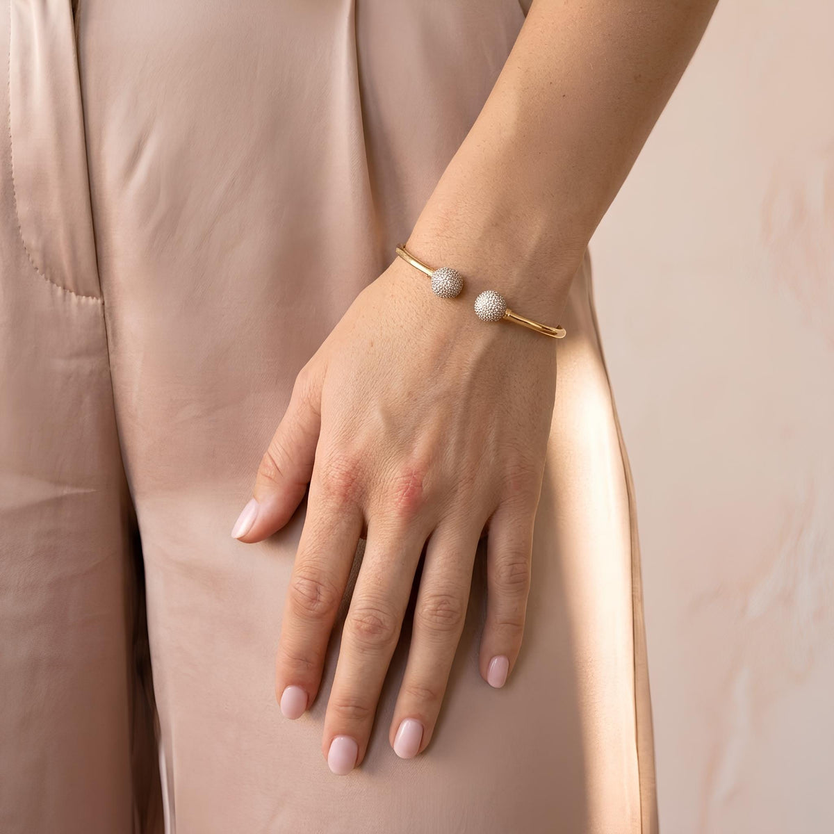 14K / 18K Solid Gold Ball Bangle