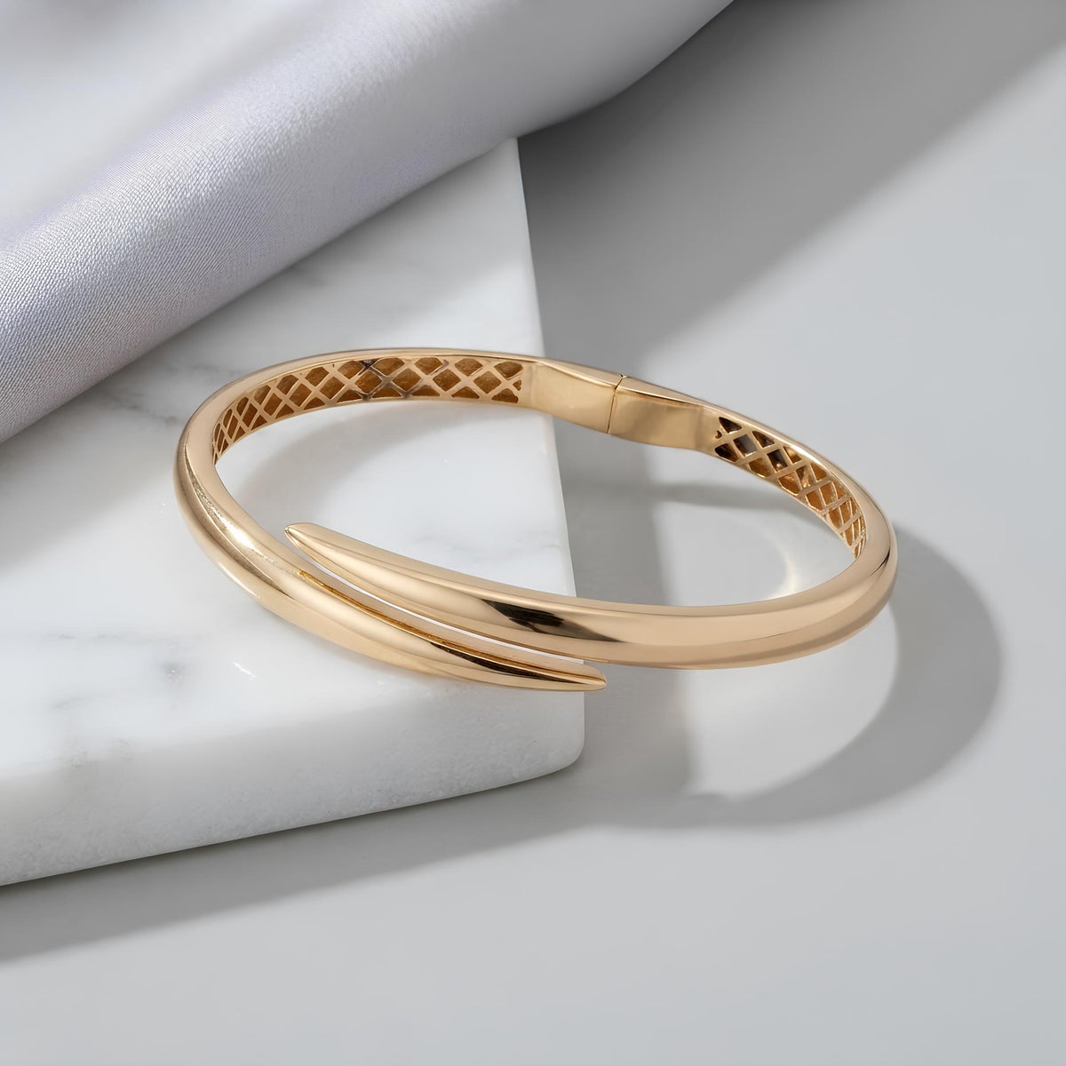 14K / 18K Solid Gold Overlap Bangle