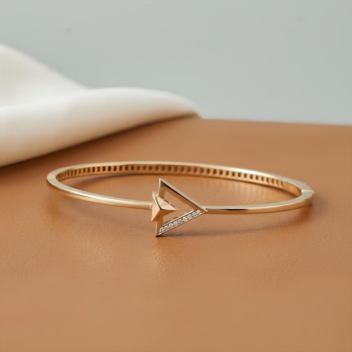 14K / 18K Solid Gold Triangle Bangle