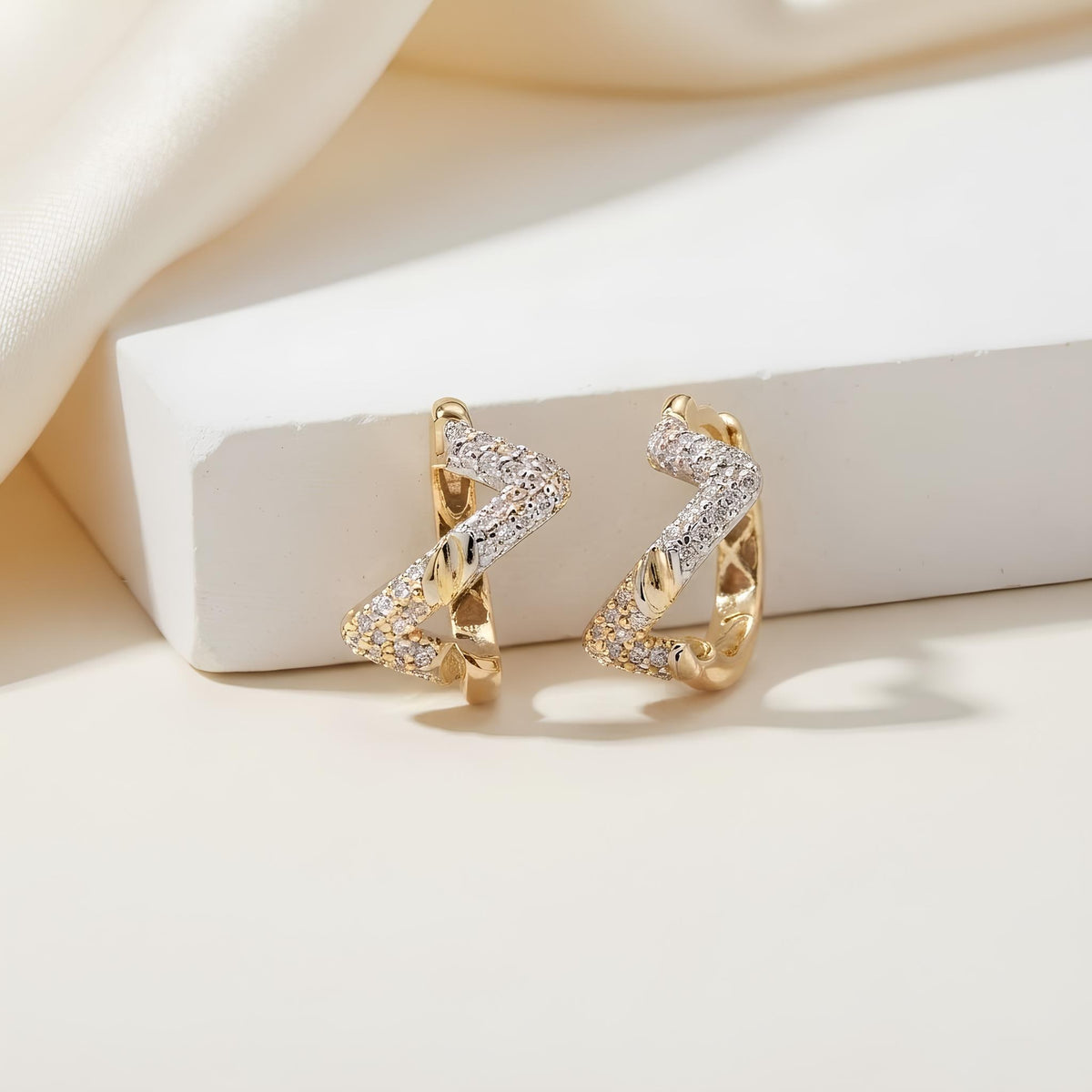 14K / 18K Solid Gold Zigzag Huggie Earrings