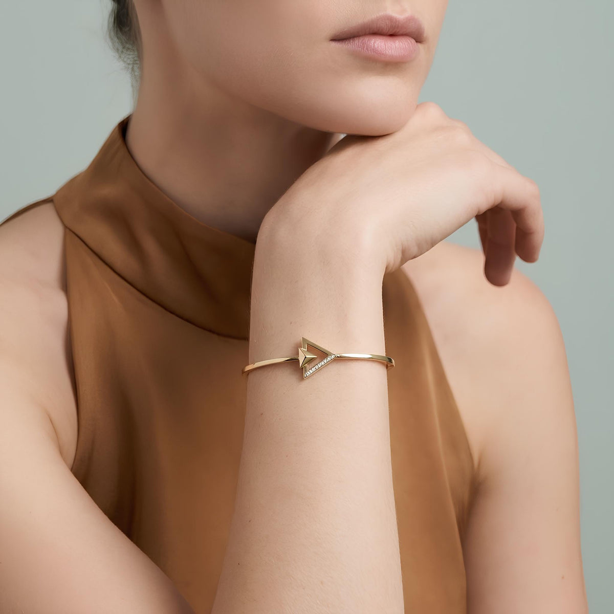 14K / 18K Solid Gold Triangle Bangle