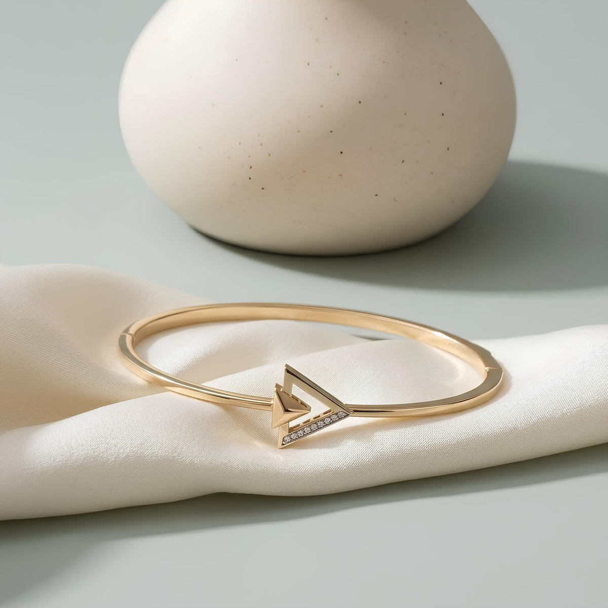 14K / 18K Solid Gold Triangle Bangle