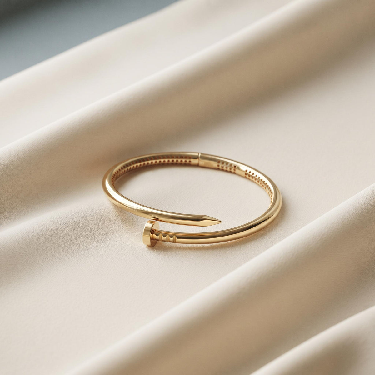 14K / 18K Solid Gold Nail Bangle