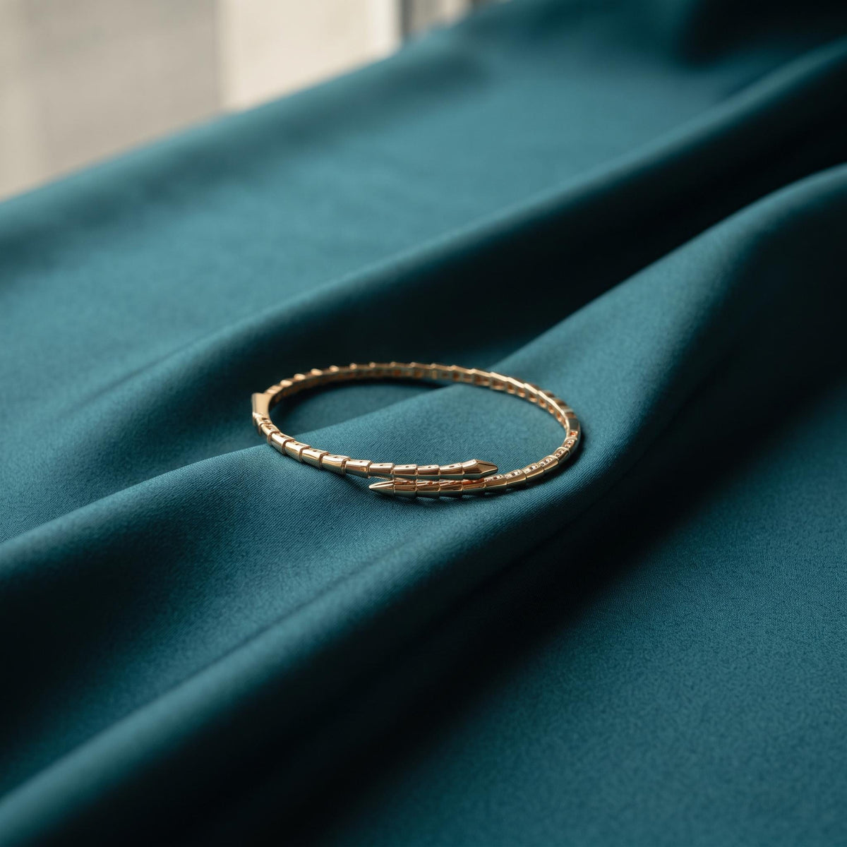 14K / 18K Solid Gold Snake Bangle