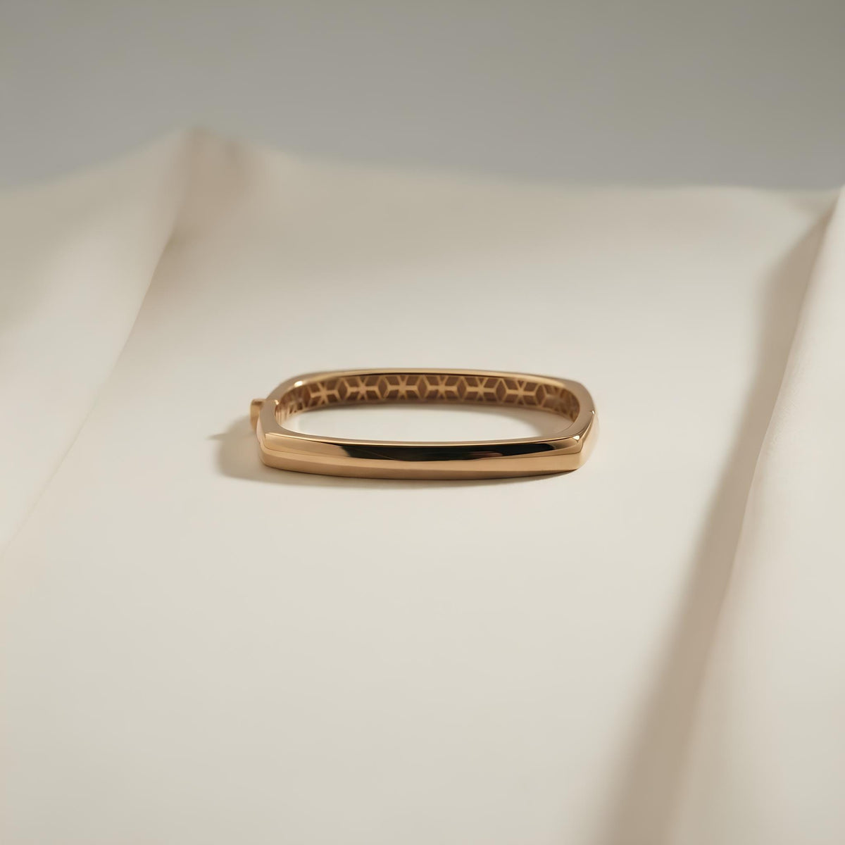 14K / 18K Solid Gold Square Bangle