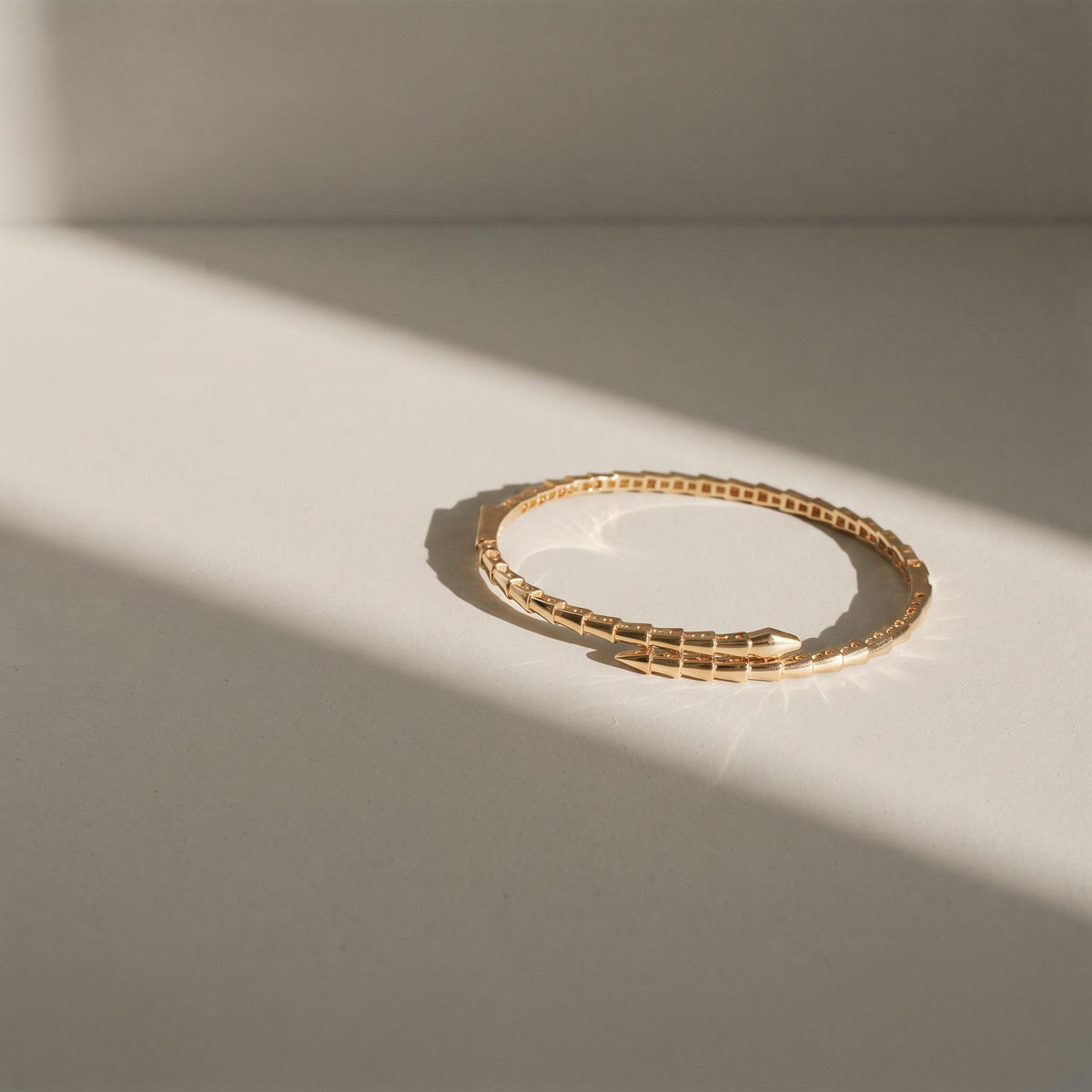 14K / 18K Solid Gold Snake Bangle