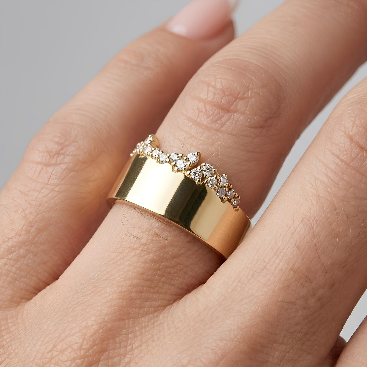 14K / 18K Solid Gold Scattered Zircon Band