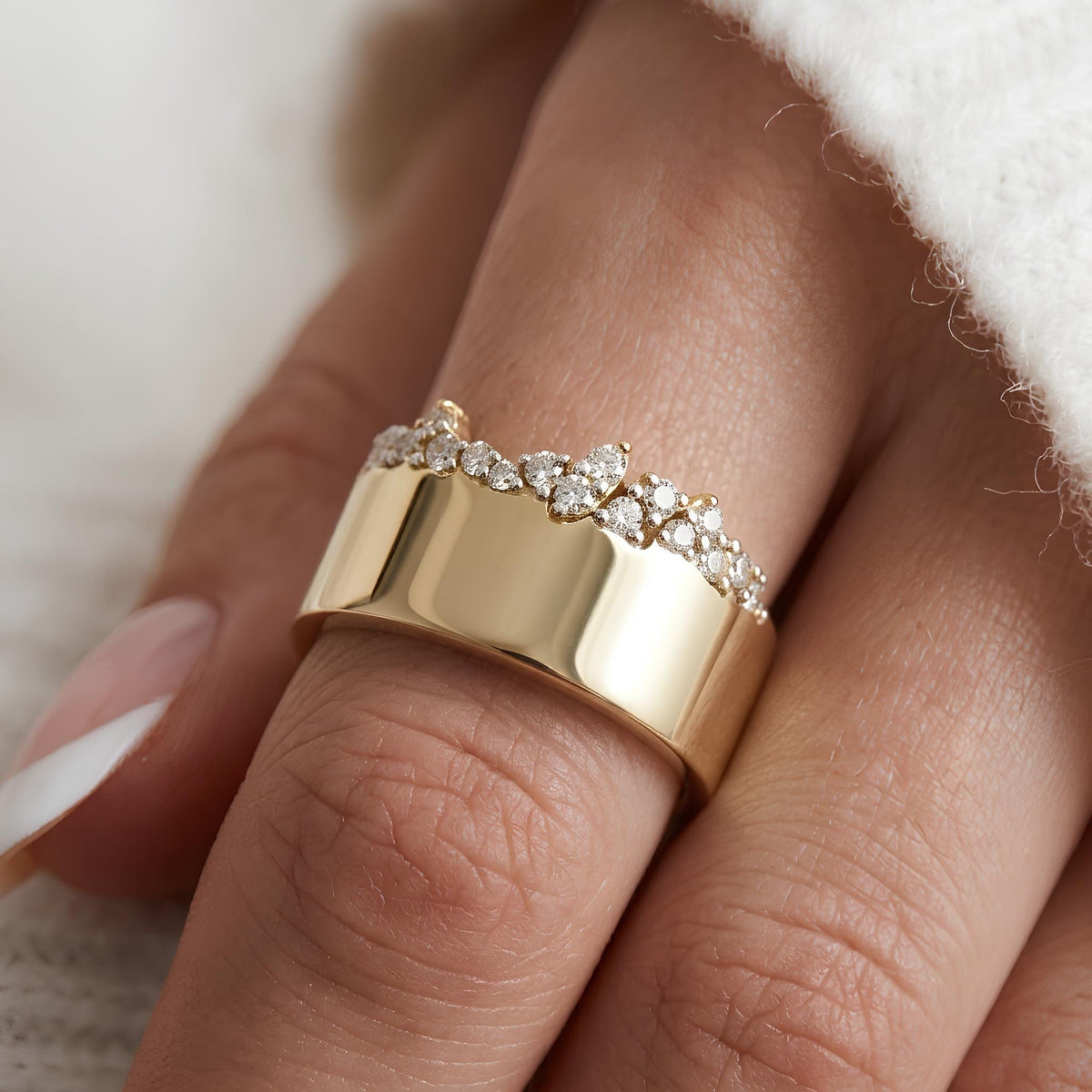 14K / 18K Solid Gold Scattered Zircon Band