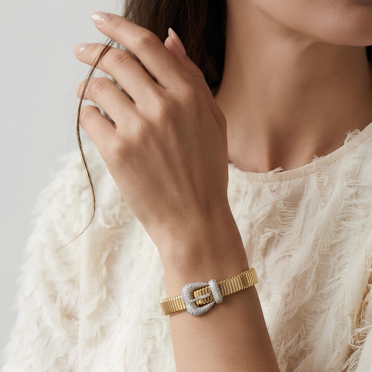 14K / 18K Solid Gold Buckle Bangle