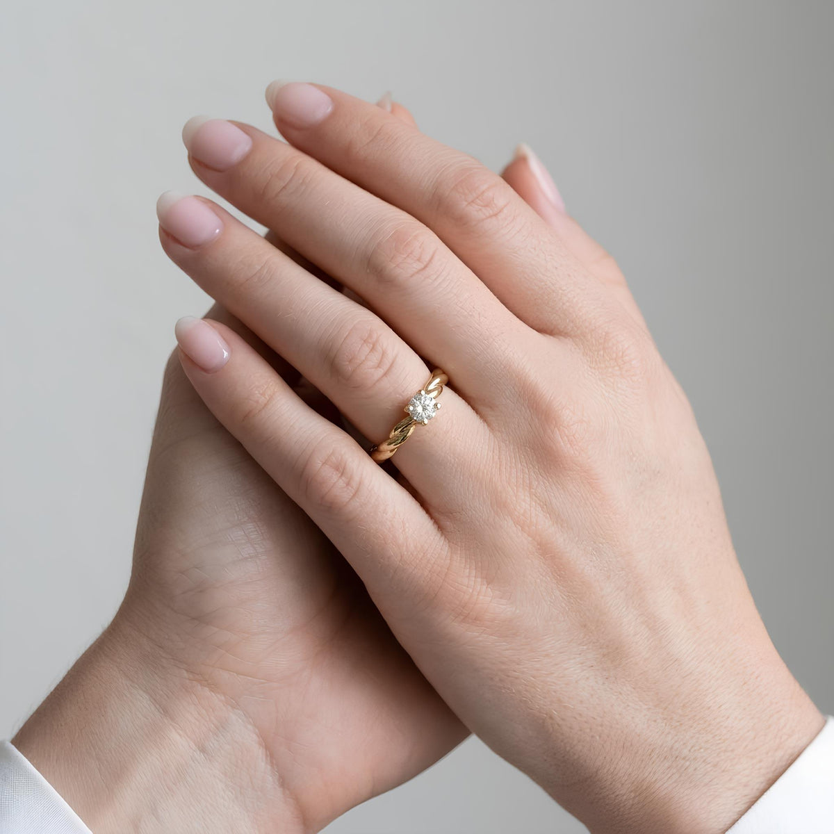 14K / 18K Solid Gold Twisted Rope Solitaire Ring