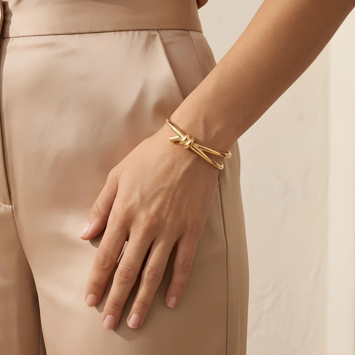 14K / 18K Solid Gold Knot Bangle