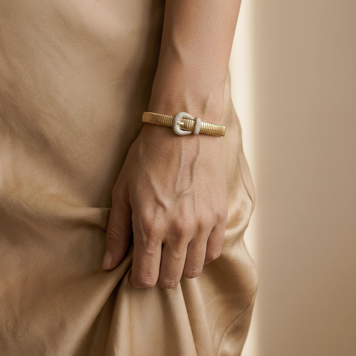 14K / 18K Solid Gold Buckle Bangle