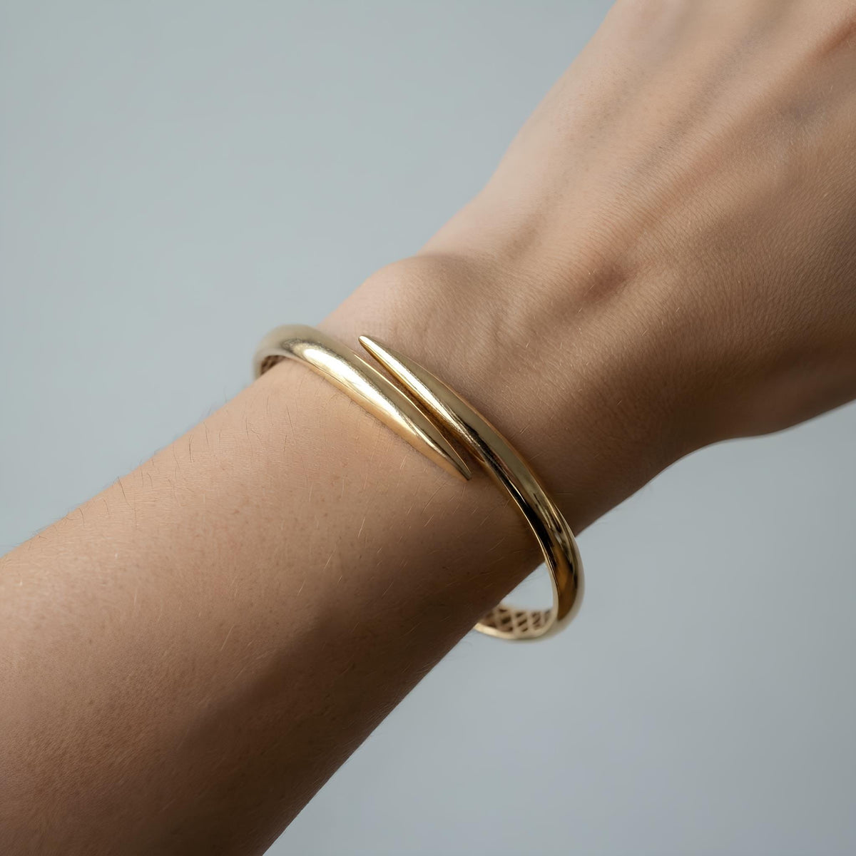 14K / 18K Solid Gold Overlap Bangle