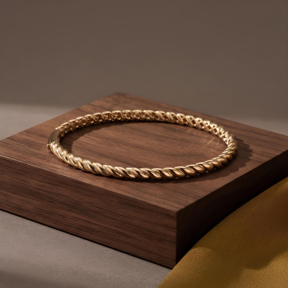 14K / 18K Solid Gold Rope Bangle