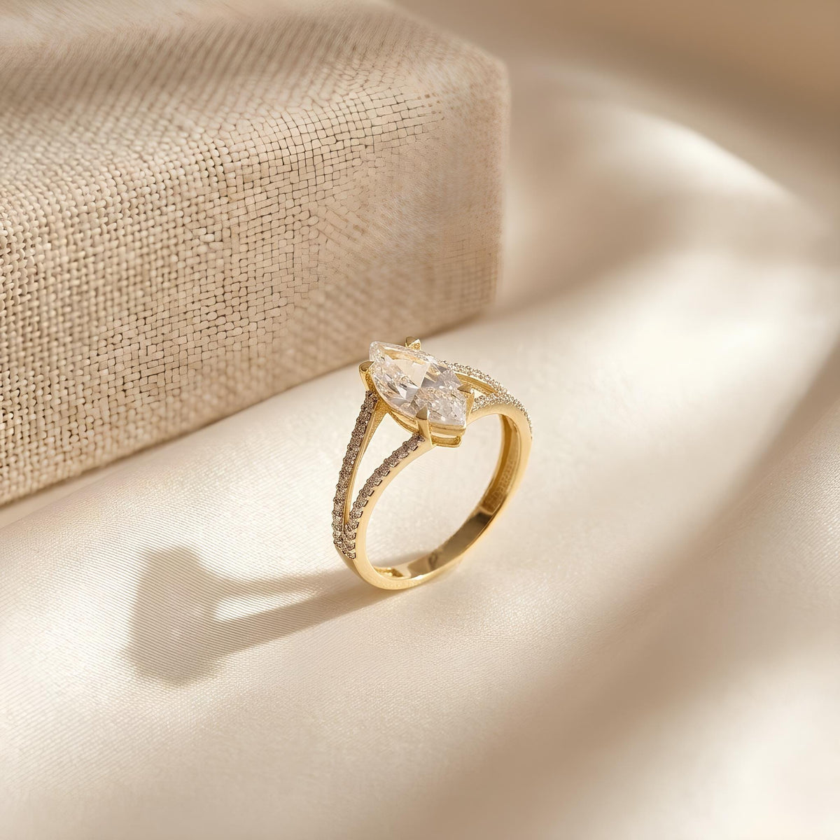14K / 18K Solid Gold Marquise Zircon Ring