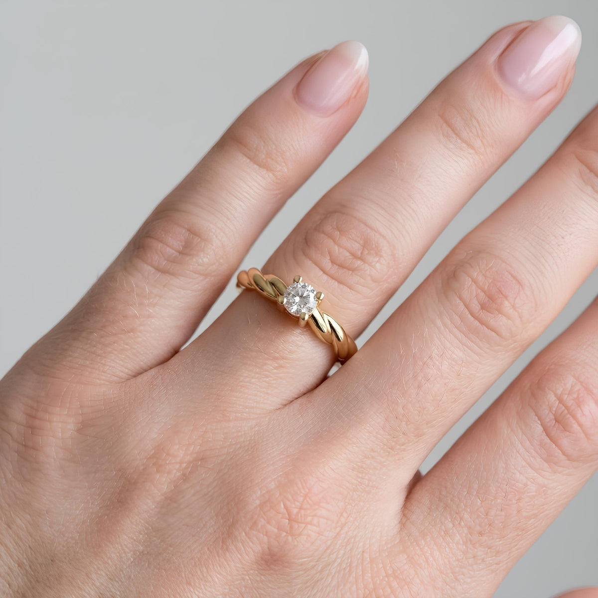 14K / 18K Solid Gold Twisted Rope Solitaire Ring