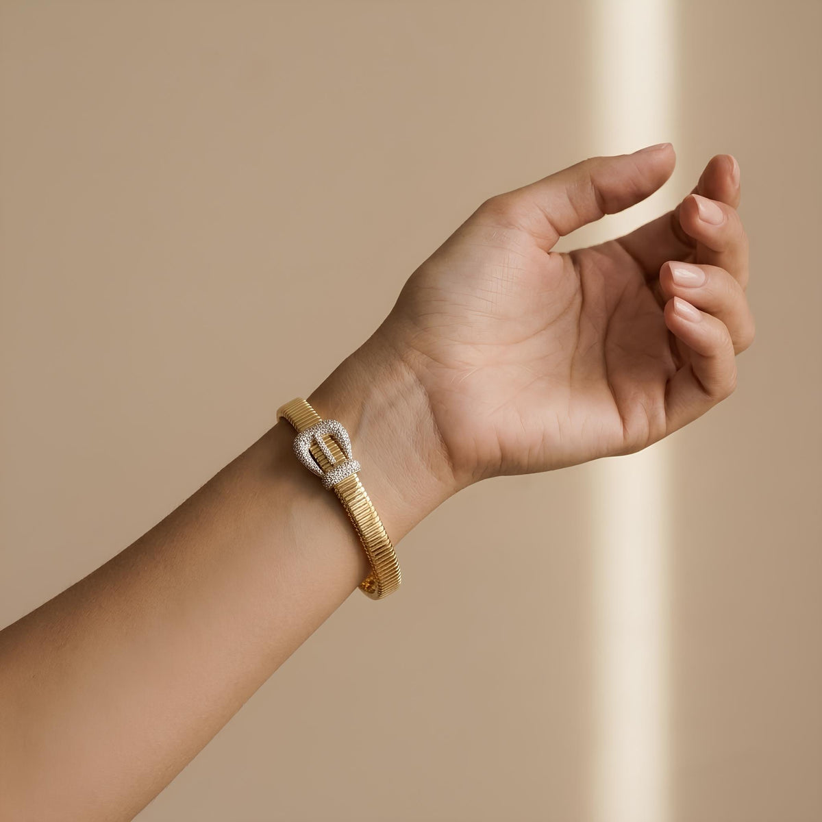 14K / 18K Solid Gold Buckle Bangle