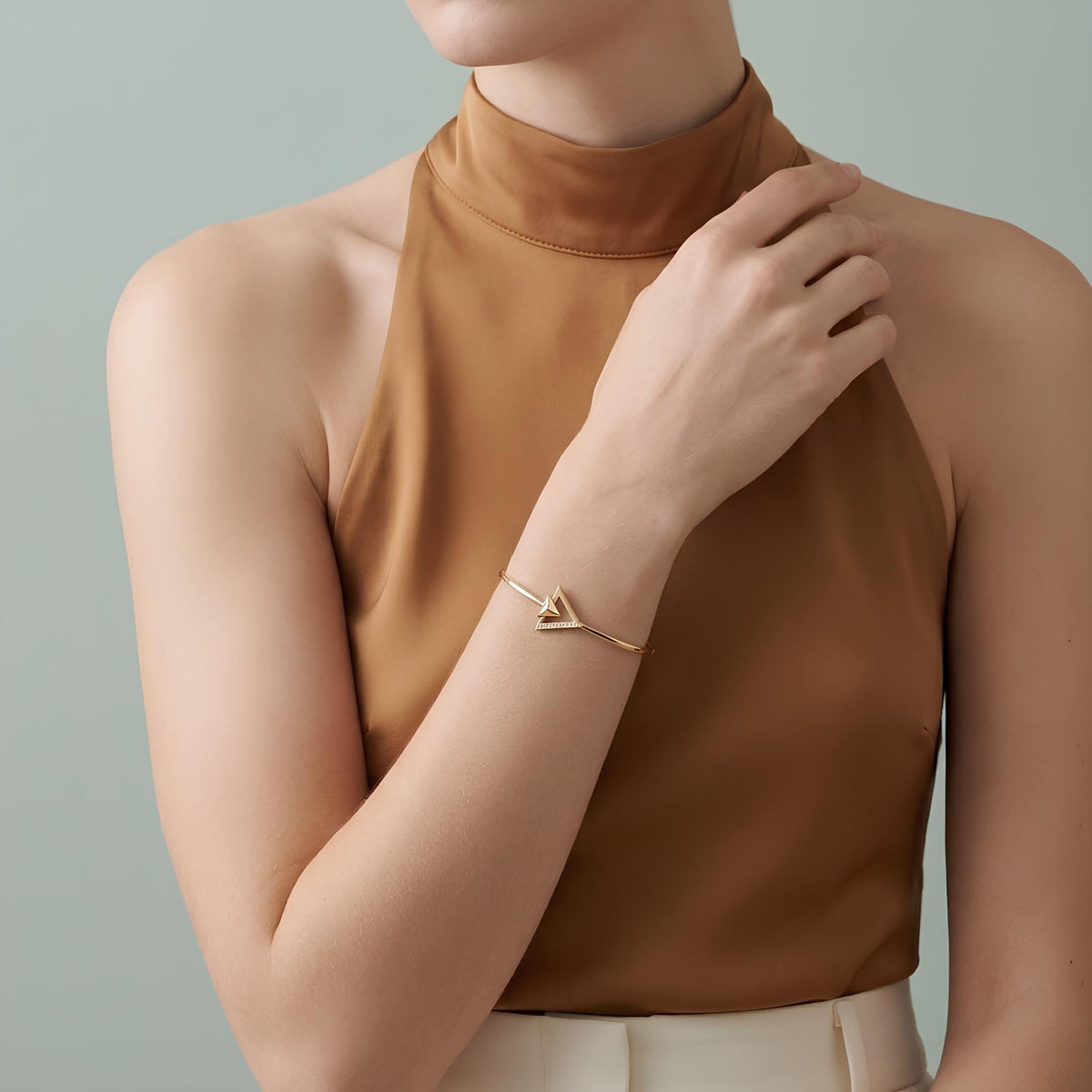 14K / 18K Solid Gold Triangle Bangle