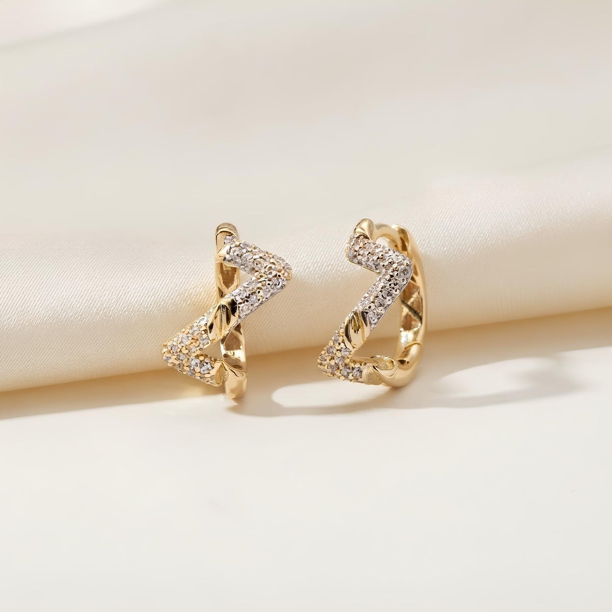 14K / 18K Solid Gold Zigzag Huggie Earrings