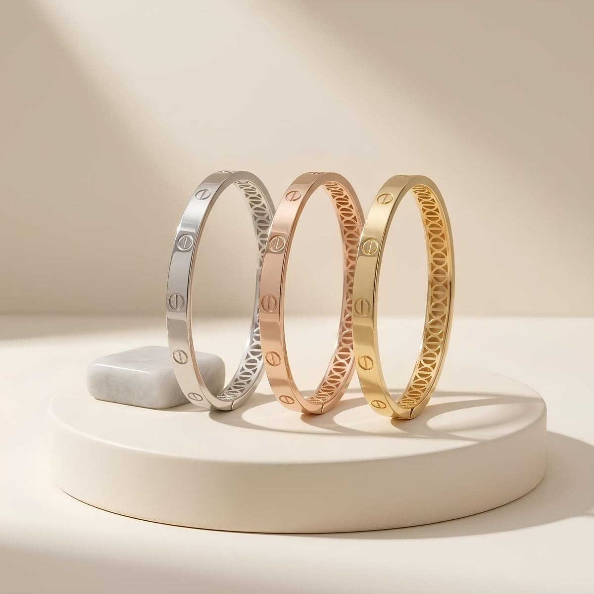 14K / 18K Solid Gold Screw Motif Bangle