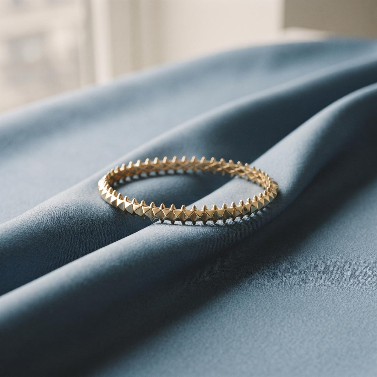14K / 18K Solid Gold Spike Bangle
