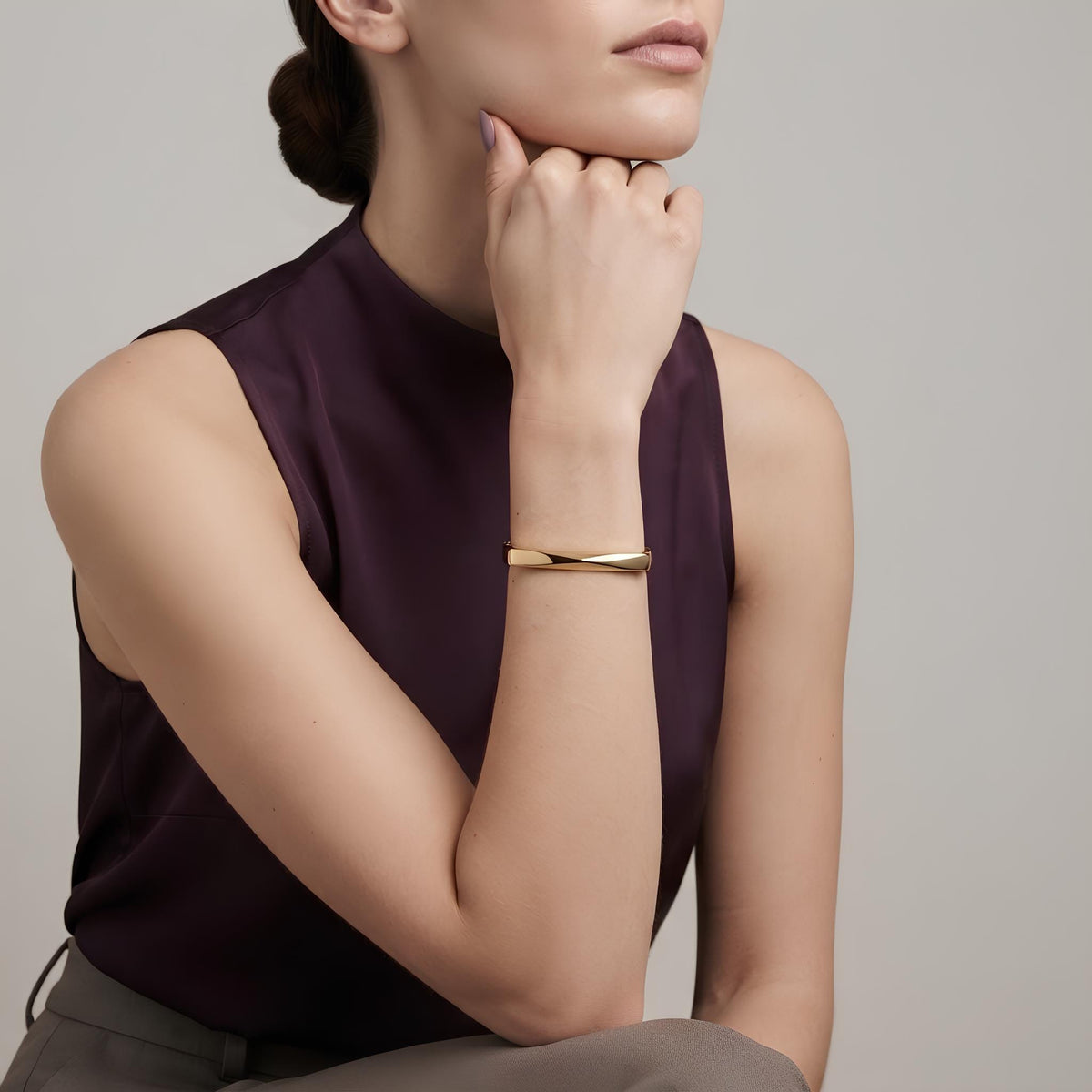 14K / 18K Solid Gold Square Bangle