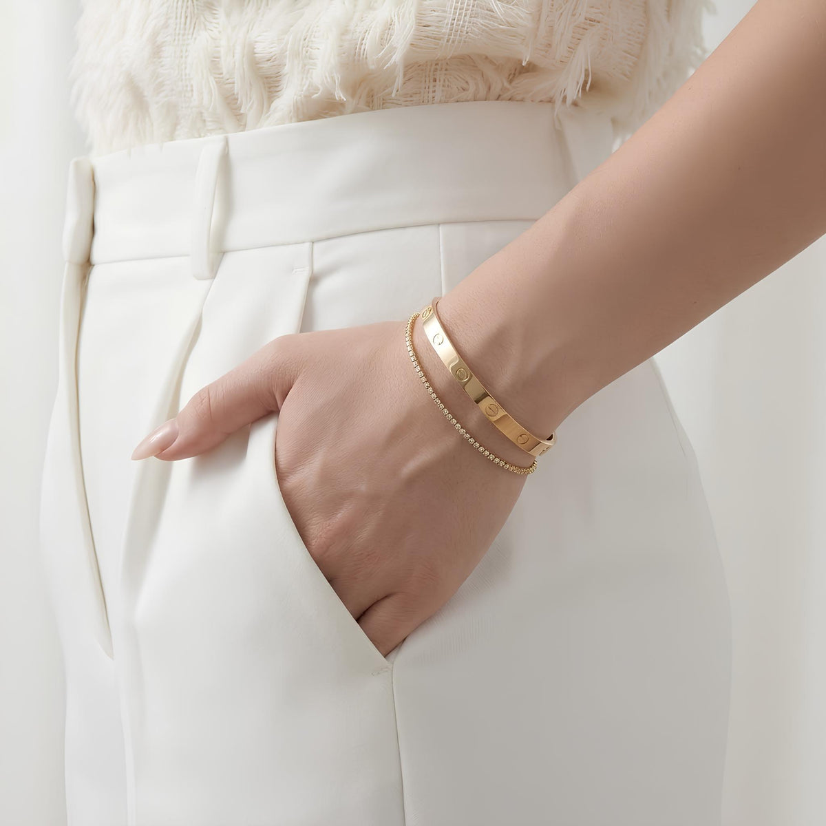 14K / 18K Solid Gold Screw Motif Bangle