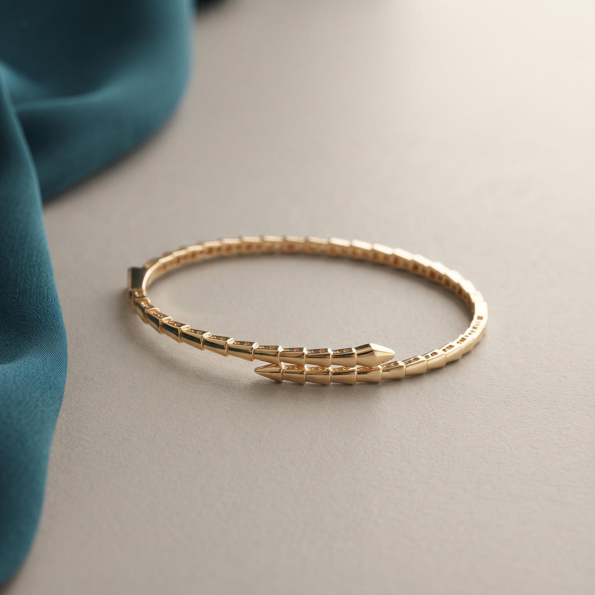 14K / 18K Solid Gold Snake Bangle