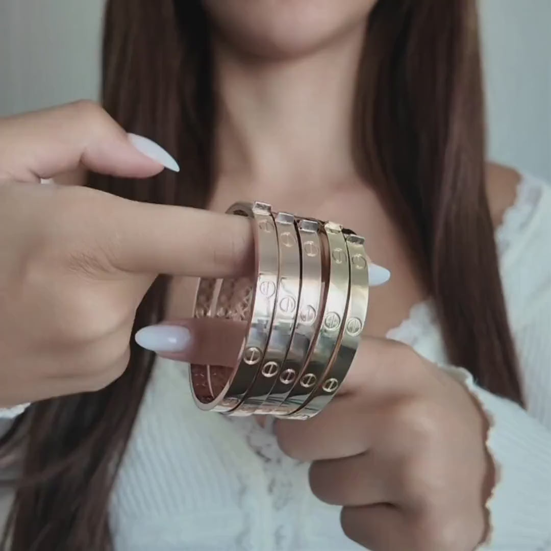 14K / 18K Solid Gold Screw Motif Bangle